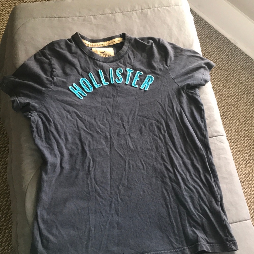 Men’s Hollister T-shirt